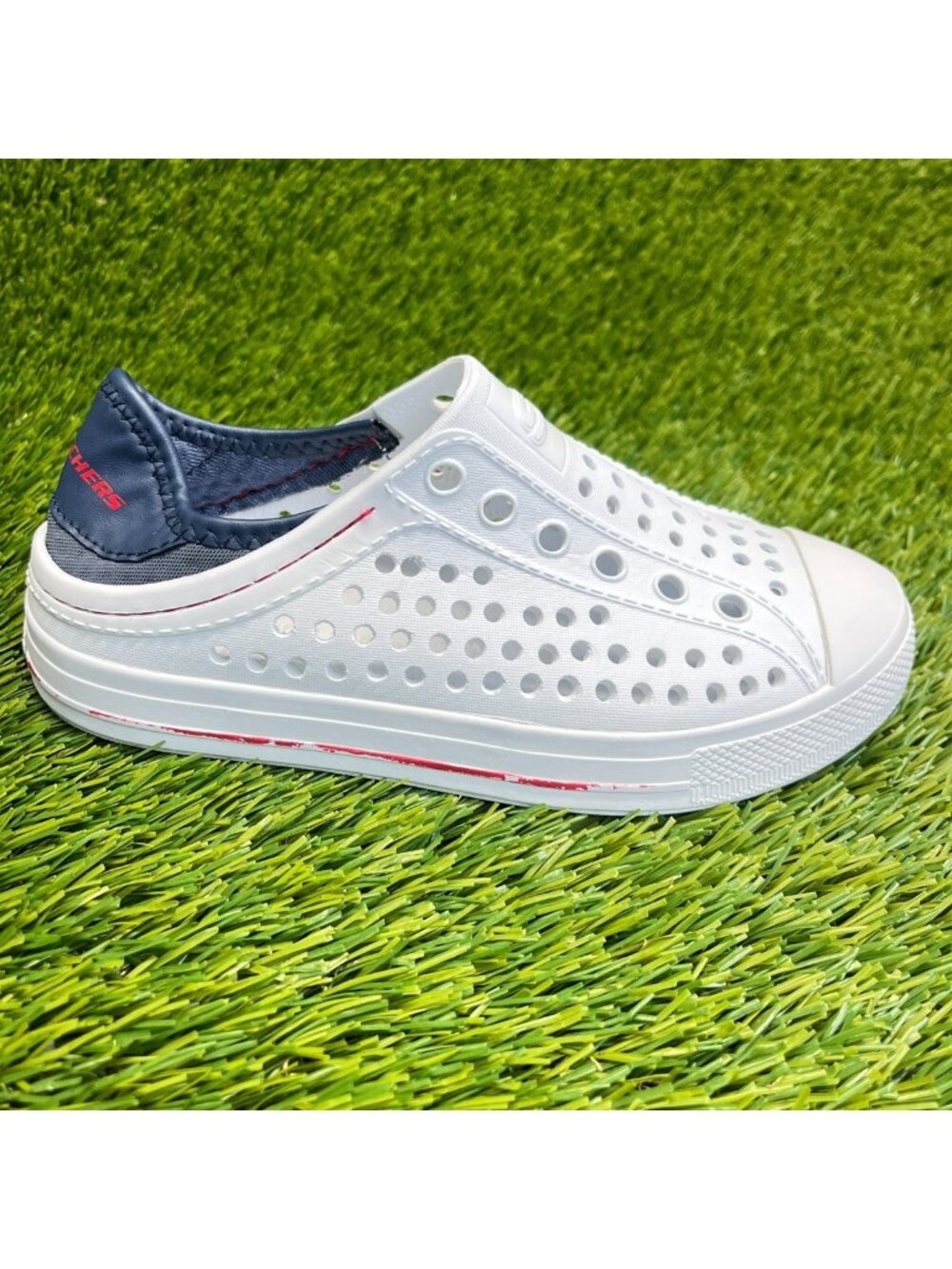 Skechers Foamies Guzman Boys Size 13C White Blue Running Athletic Shoes Sneakers